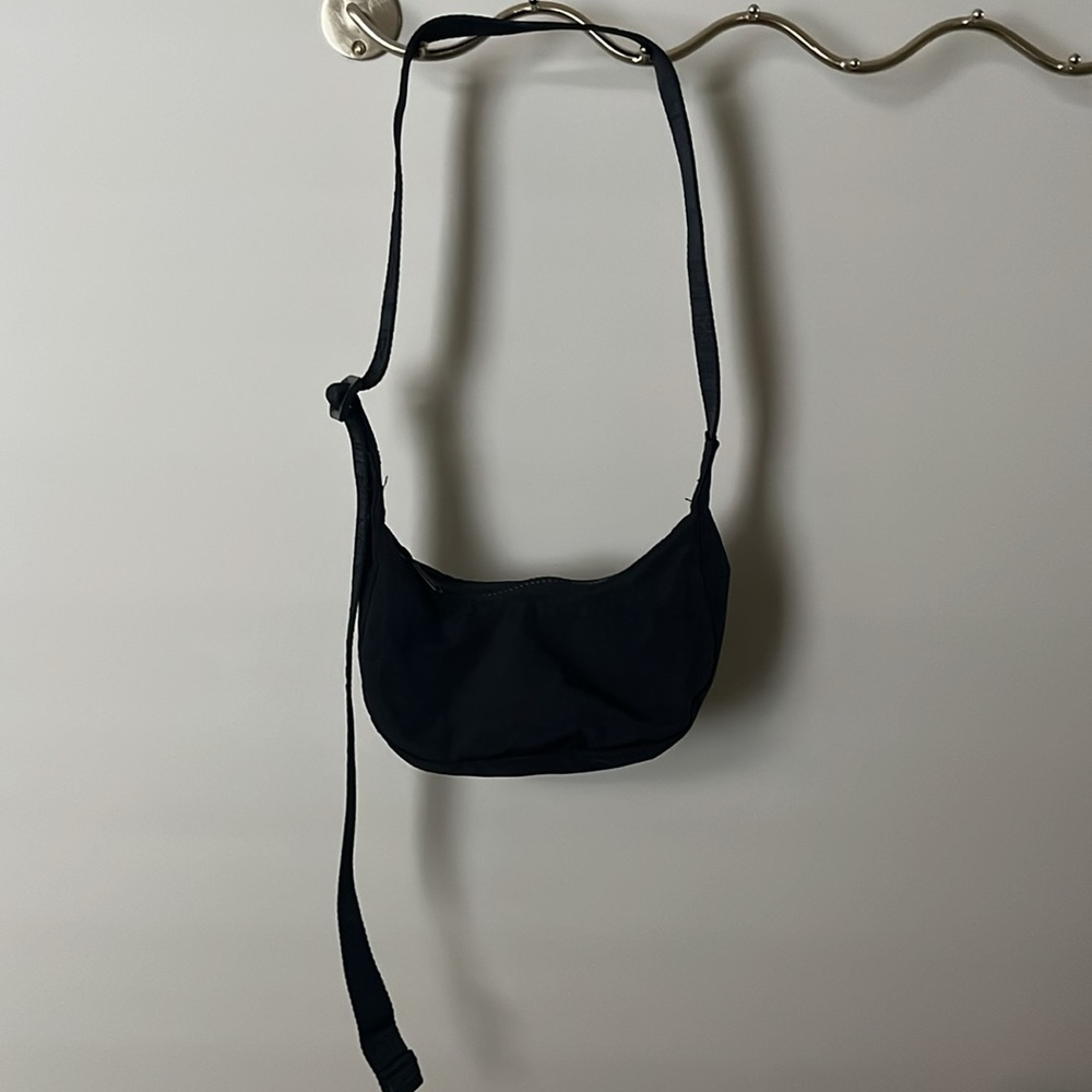 Baggu Mini Crescent in Black